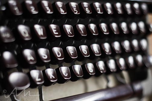 oldschooltypewriter-1